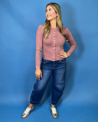 ribbed cotton fabric, functional front buttons, long sleeves, flattering stretch fit