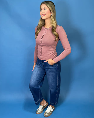 ribbed cotton fabric, functional front buttons, long sleeves, flattering stretch fit