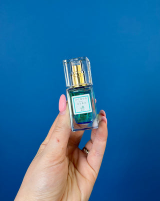 Acqua dell'Elba Blu Women's Eau de Parfum 0.5 fl oz travel-size perfume made in Italy with fresh floral and woody Mediterranean-inspired notes.