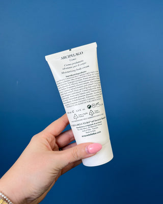 Shop the Acqua dell'Elba Arcipelago Uomo Men's Body Lotion. This luxurious Italian body lotion hydrates skin with a fresh aquatic and woody fragrance.