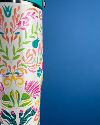 Shop the Swig To-Go Tumbler 30oz featuring a leakproof lid, folding carry handle, reusable straw, and triple insulation for all-day hot or cold drinks.