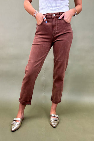 Women’s brown straight-leg jeans with pockets