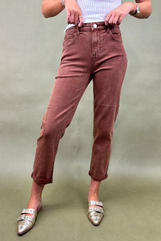 Women’s brown straight-leg jeans with pockets