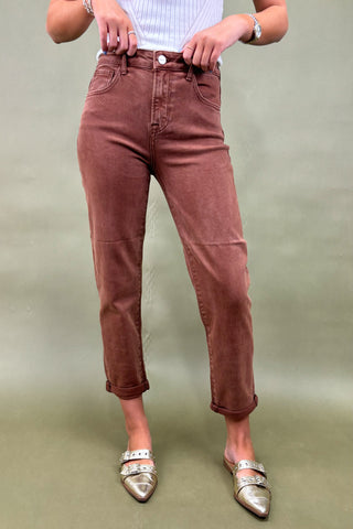 Women’s brown straight-leg jeans with pockets