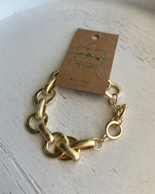 Shop the Chunky Matte Gold Bracelet featuring oversized mixed links, a matte gold finish, and an adjustable toggle closure for effortless everyday style.