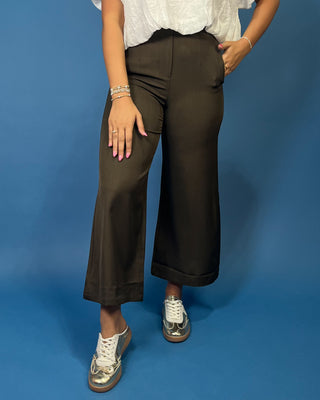 Wide Leg Pants featuring a flattering high-rise fit, comfortable stretch fabric, side pockets, and a timeless wide leg