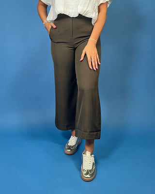 Wide Leg Pants featuring a flattering high-rise fit, comfortable stretch fabric, side pockets, and a timeless wide leg