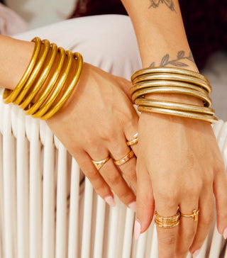 Etoile collection captures the soft glow of moonlight and shimmering stars in a luxurious pale gold