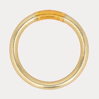 Inspired by the soft brilliance of starlight, handcrafted bangle captures the luminous elegance of the Etoile collection
