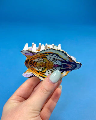 Oversized tiger head claw hair clip featuring a roaring tiger design with durable spring hinge and secure grip for game day