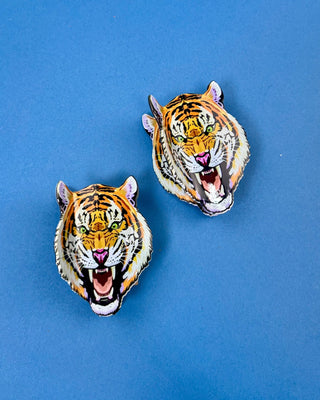 Oversized tiger head claw hair clip featuring a roaring tiger design with durable spring hinge and secure grip for game day